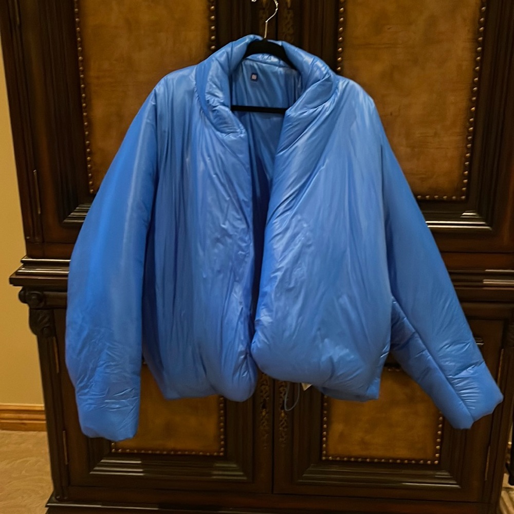 YZY Yeezy by Gap blue puffer round coat - brand new sz Medium